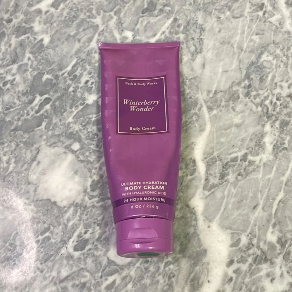 Bath and‎ Body Works Body Cream Winterberry Wonder